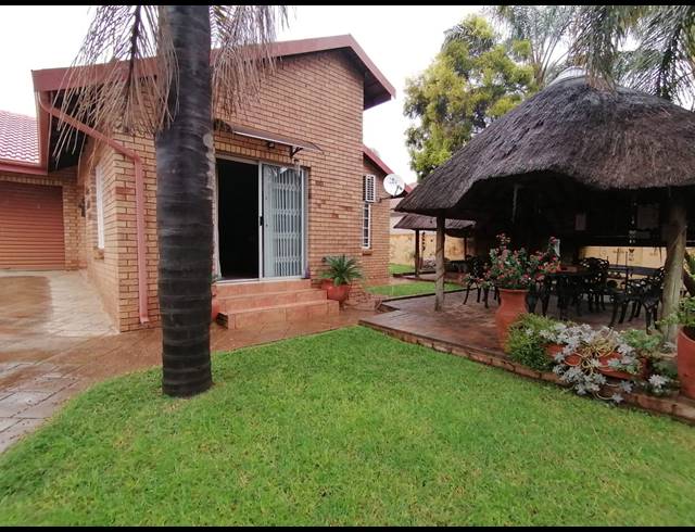 3 BEDROOM HOUSE SOLD IN AMBERFIELD HEIGHTS